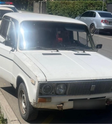 В Ужгороді чоловік, будучи позбавленим права керування, їздив з ознаками наркотичного сп’яніння