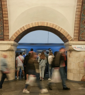 У Києві в метро під час нічної російської атаки переховувалися майже 17 тисяч людей