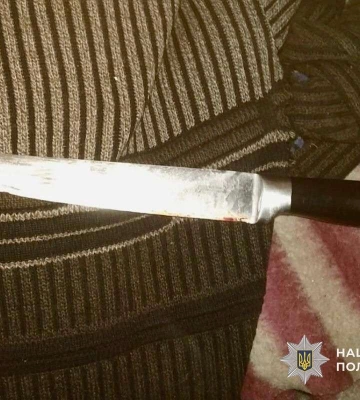 На Дніпропетровщині жінка зарізала знайомого