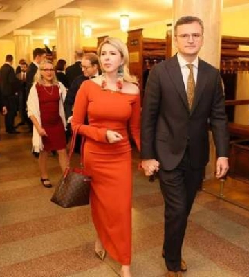 Возлюбленная Кулебы откровенно призналась, общается ли с его детьми от первого брака