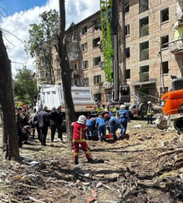 Удар по п&#039;ятиповерхівці в Києві: вже 9 загиблих, серед них 11-річна дівчинка