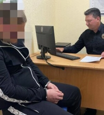 Поджигал машины военных по заказу: 19-летнего юношу задержали в Шостке. ФОТОрепортаж
