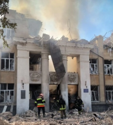Два «прильоти» балістики: у ліцеї на Одещині під час удару було 18 людей, загиблі - завуч і завгосп