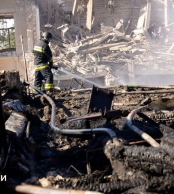 ДСНС: через російську атаку на Одещину загинули двоє людей, на місці працюють кінологи