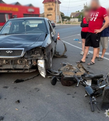 На Одещині автомобіль збив велосипедиста