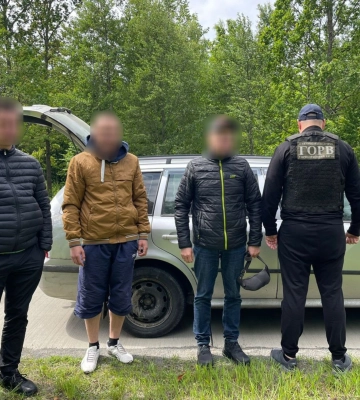 На Житомирщині троє киян отримали підозру у переправленні ухилянтів через кордон, - прокуратура