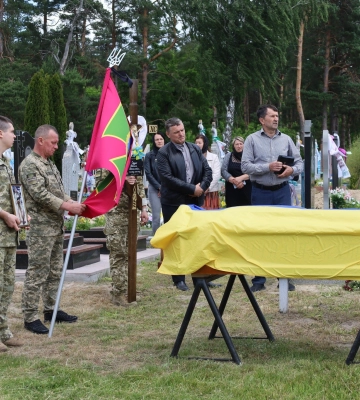 На Волині провели в останню дорогу воїна Василя Сущика