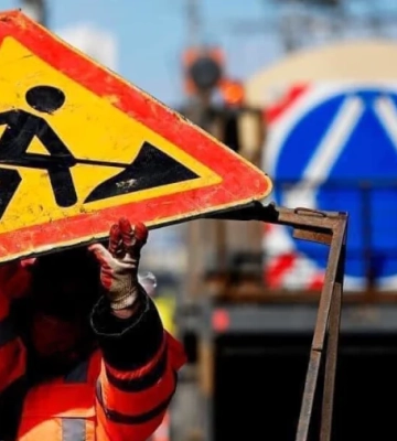 На вулиці Тихій в Ужгороді – аварійні роботи: можливе ускладнення руху