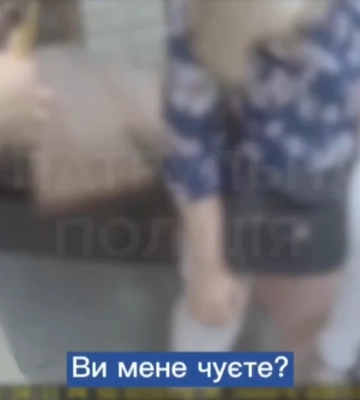 У Рівному містяни та патрульні допомогли літній жінці, якій раптово стало зле (ВІДЕО)