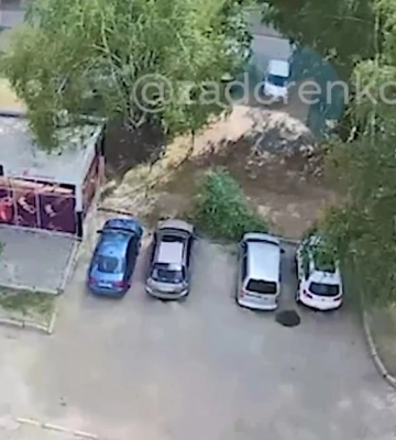 Момент удара вражеского БпЛА под Харьковом попал на камеру (видео)
