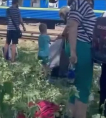 Это настоящий ужас: орки ударили баллистикой по пассажирскому поезду в Днепре - видео из вагона