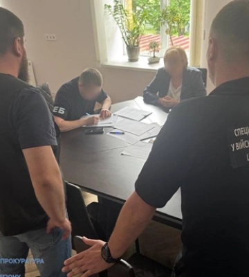 Бухгалтера "оборонки" підозрюють в ухиленні від сплати податків на 325 млн