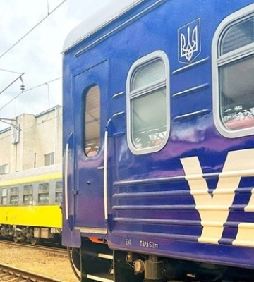 Удар РФ повредил поезд Одесса-Запорожье в Днепре