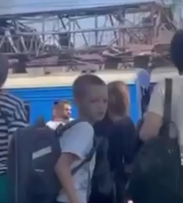 Російська ракета влучила в потяг Одеса-Дніпро (Відео)