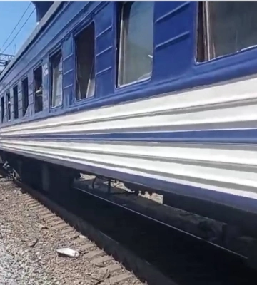 Унаслідок російського удару по Дніпропетровщині пошкоджений пасажирський поїзд «Укрзалізниці»