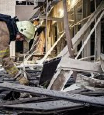 У Харкові внаслідок атаки БпЛА горить підприємство, є поранені