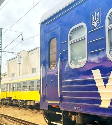 Унаслідок російського удару по Дніпропетровщині пошкоджений пасажирський поїзд «Укрзалізниці»