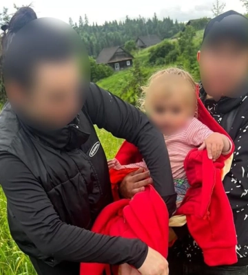 Рятувальники знайшли дворічну дівчинку, яка загубилася у Львівській області