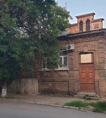 Чому не вберегли старовинні двері з левами на Тарковського у Кропивницькому