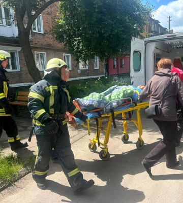 На Волині рятувальники надали допомогу жінці, яка впала у підвал