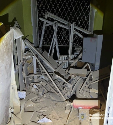Поліцейські під прицілом: на Дніпропетровщині ворог атакував адмінбудівлю