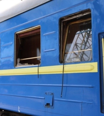 У Запоріжжі до лікарів звернулись десять пасажирів поїзда, пошкодженого ударом РФ