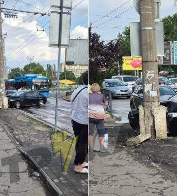 Автоледі врізалась в стовп на Центральному проспект