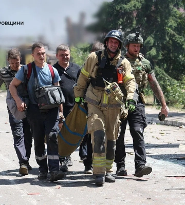 Унаслідок російської атаки у Дніпрі одна людина загинула, понад 20 — постраждали, зокрема двоє дітей