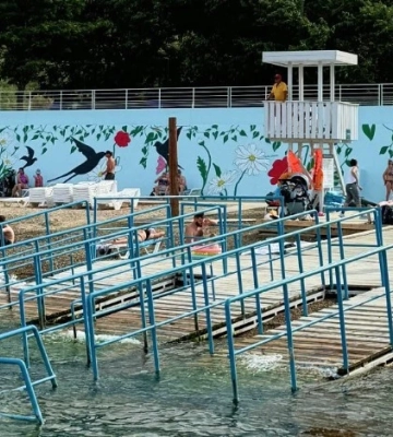 Відпочинок на Чорному морі в Україні: де дозволено купатись і скільки коштує житло