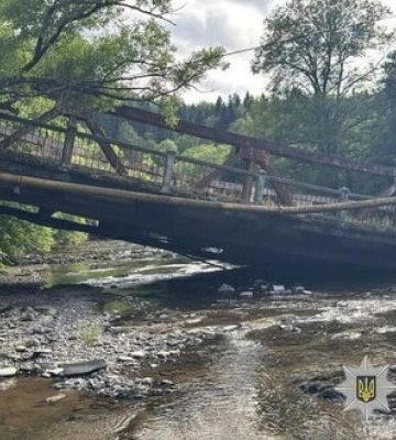 На Закарпатті стався обвал мосту на автошляху державного значення, - Нацполіція. ФОТО