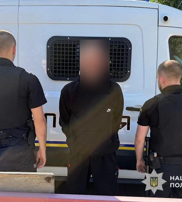 На Дніпропетровщині заґратовано зловмисника, який з пістолету поранив чоловіка, - поліція