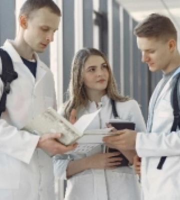 Ліцензували 50 місць для магістрів-фармацевтів у ХДУ — новий крок для Херсонщини