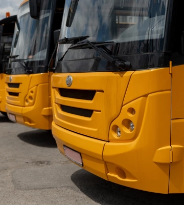 Громади Полтавщини отримали шість шкільних автобусів
