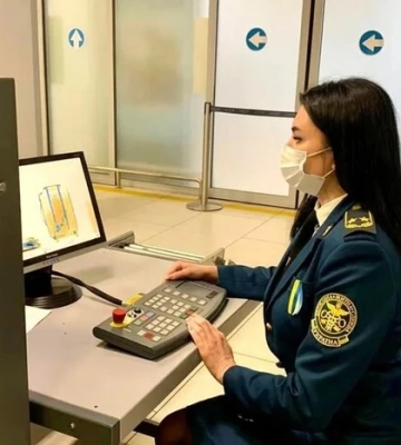 День митника в Україні: історія свята та привітання у вірашах і листівка