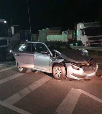 Після зіткнення з вантажівкою біля Львова водійка потрапила у реанімацію