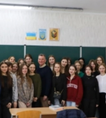 Випускників громади з Кіровоградщини привітав волонтер з Оксфорда