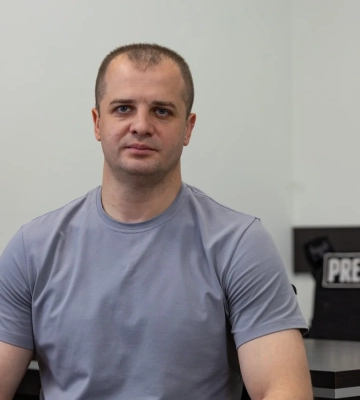 Про підземні школи, кадрові рішення та напругу між херсонцями і владою. Інтерв’ю з очільником ХМВА Ярославом Шаньком