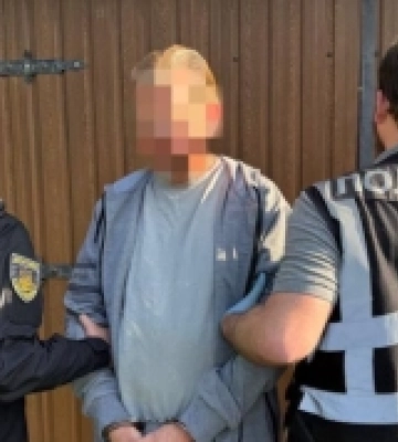 У розшуку з 90-х: в Україні затримали американця, який понад 30 років ховався від відповідальності за розбещення дітей