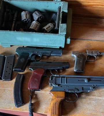 Переслав пістолет і автомат Калашникова поштою: на Львівщині викрили збут зброї через Інтернет, - ФОТО