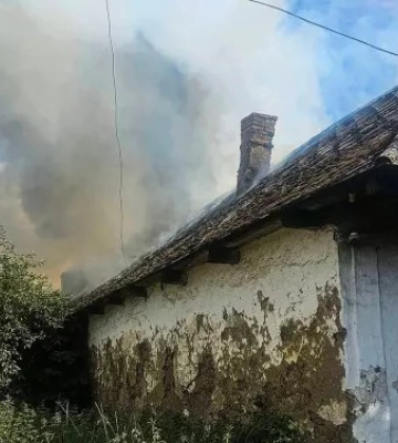 На Ужгородщині горів закинутий будинок