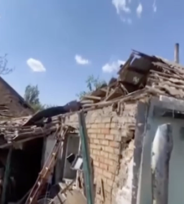 У Херсоні показали наслідки обстрілу житлових кварталів Корабельного району