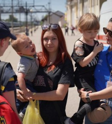 Мукачево зустрічає надію: Черговий евакуаційний потяг привіз 20 життів зі Сходу України