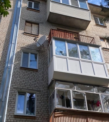 Россияне в течение дня атаковали Никопольский район FPV-дронами и артиллерией: повреждены дома. ФОТОрепортаж