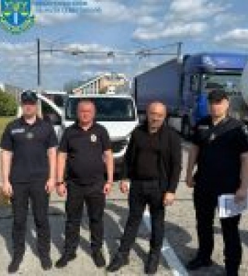 З Німеччини екстрадовано двох іноземців з підозрою в збуті фальшивих доларів