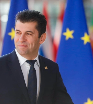 Проєвропейський експремʼєр Болгарії йде з рідної партії на тлі звинувачень у корупції