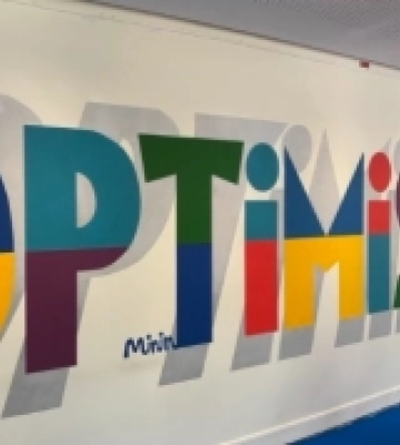 Подарунок від України: харківський художник Роман Мінін створив мурал для Ради Європи
