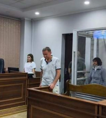 Подозреваемую в нападении на волонтера Стерненко будут держать под стражей до 2 августа