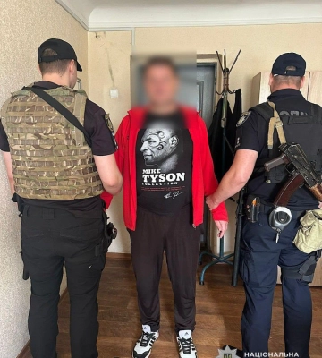 У Дніпрі затримано чоловіка, який під час вуличного конфлікту вдарив комунальника ножем
