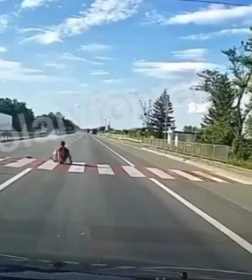 Госпіталізували неповнолітнього пішохода, якого збила патрульна автівка