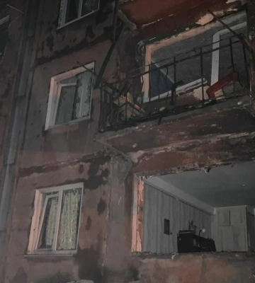 Росіяни атакували дроном багатоповерхівку на Донеччині: є поранені, серед них дитина